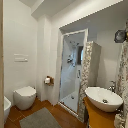Apartment Lovely Overlooking The Stresa